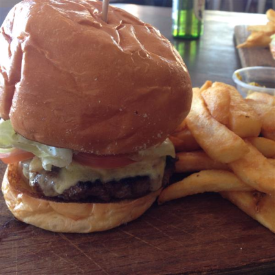 Hotel Steyne Beef Burger