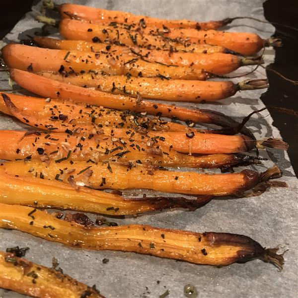 Roasted dutch carrots from oven