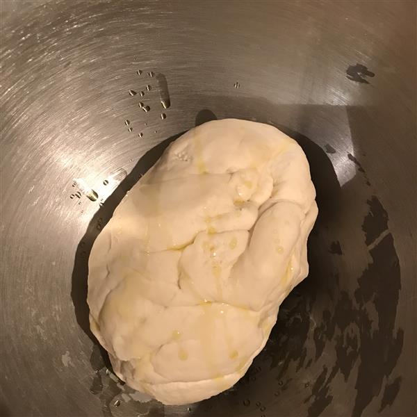 Finished pizza dough