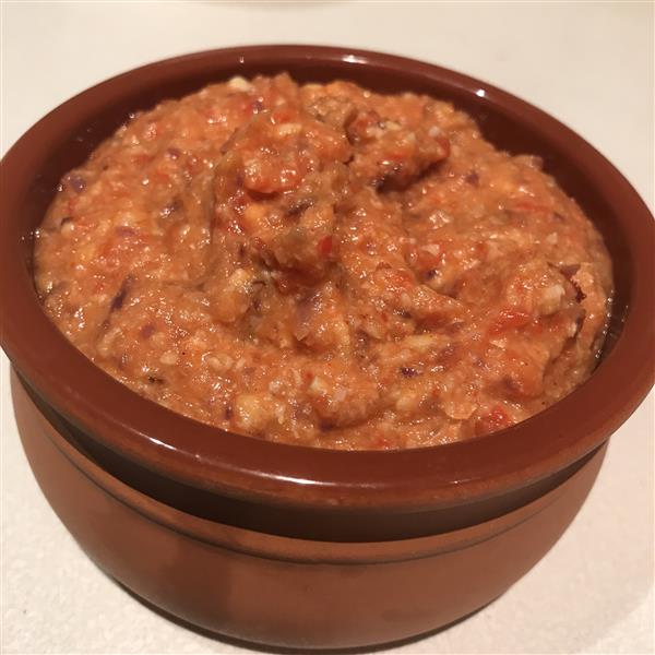 Easy homemade Spanish romesco sauce