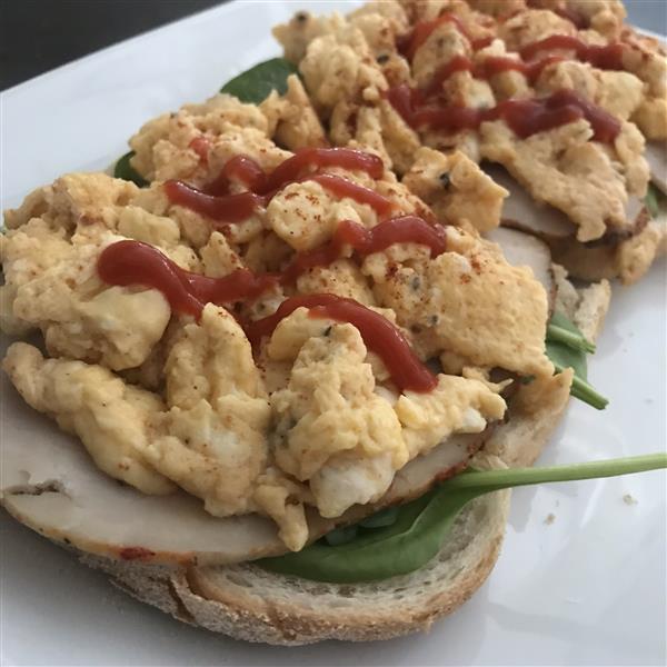 Scrambled eggs with Smoked Paprika and Sriracha sauce